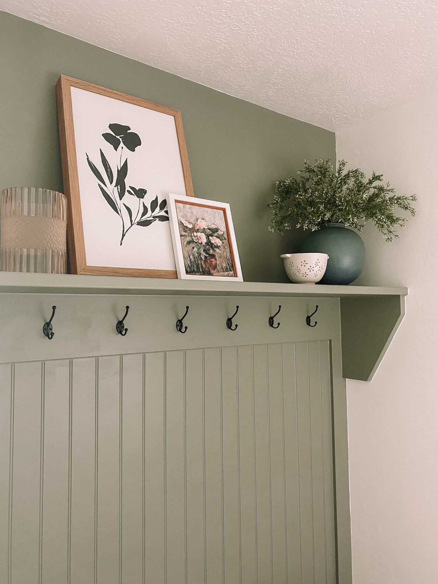 COLOR OF THE YEAR 2022 MUDROOM REVEAL