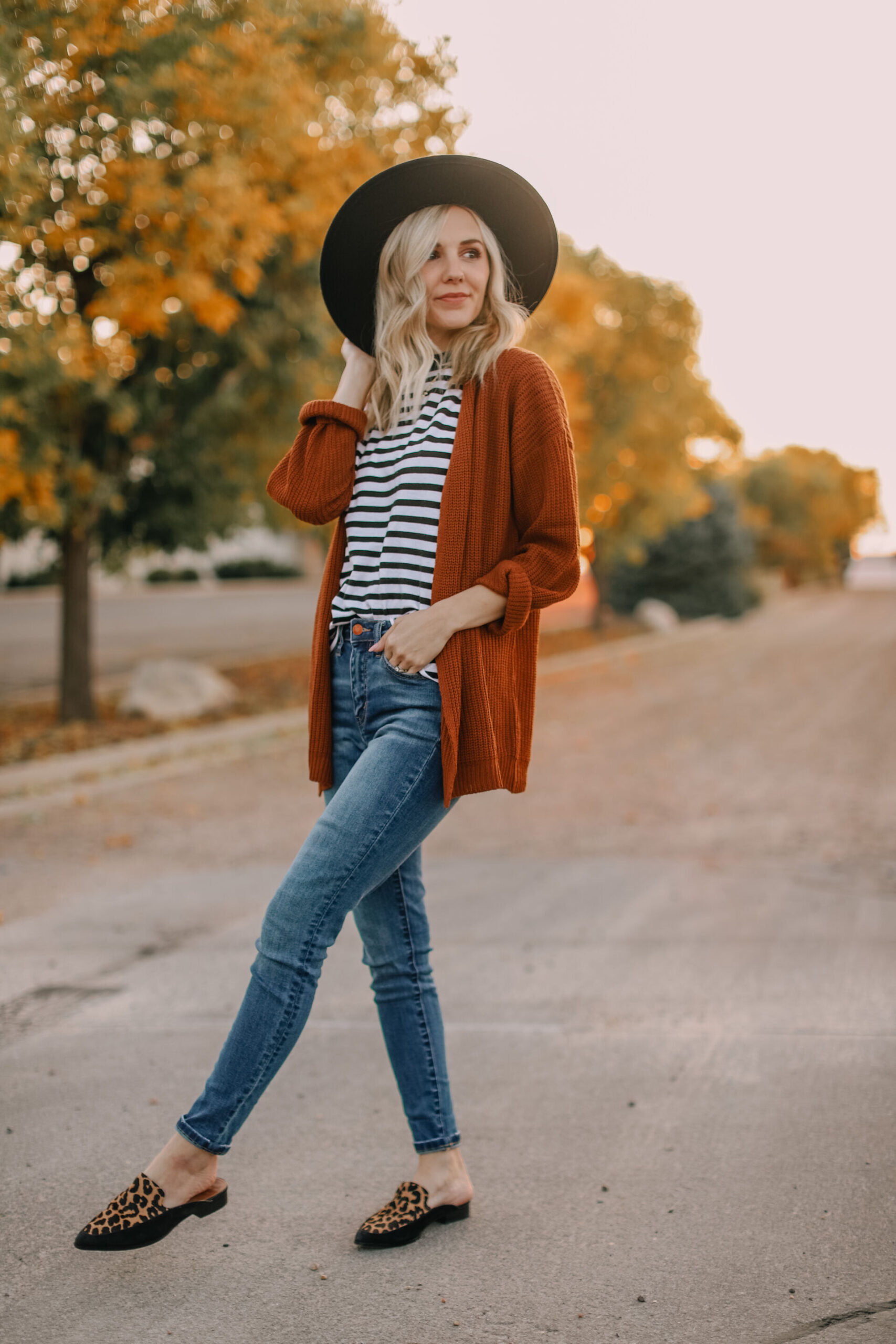 Stripes and plaid combine for the perfect fall outfit!  Fall outfits for teen  girls, Perfect fall outfit, Cute outfits