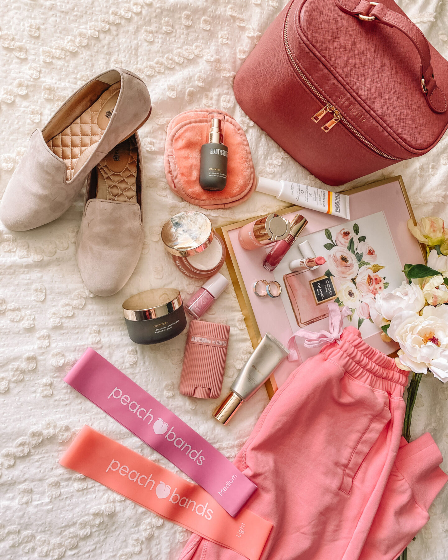 WHAT MOM REALLY WANTS FOR MOTHER’S DAY: GIFT GUIDE