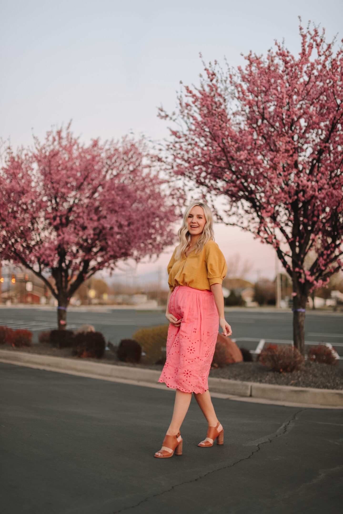 PREGNANCY OUTFIT – A LINE SKIRTS + BOLD COLORS FOR SUMMER